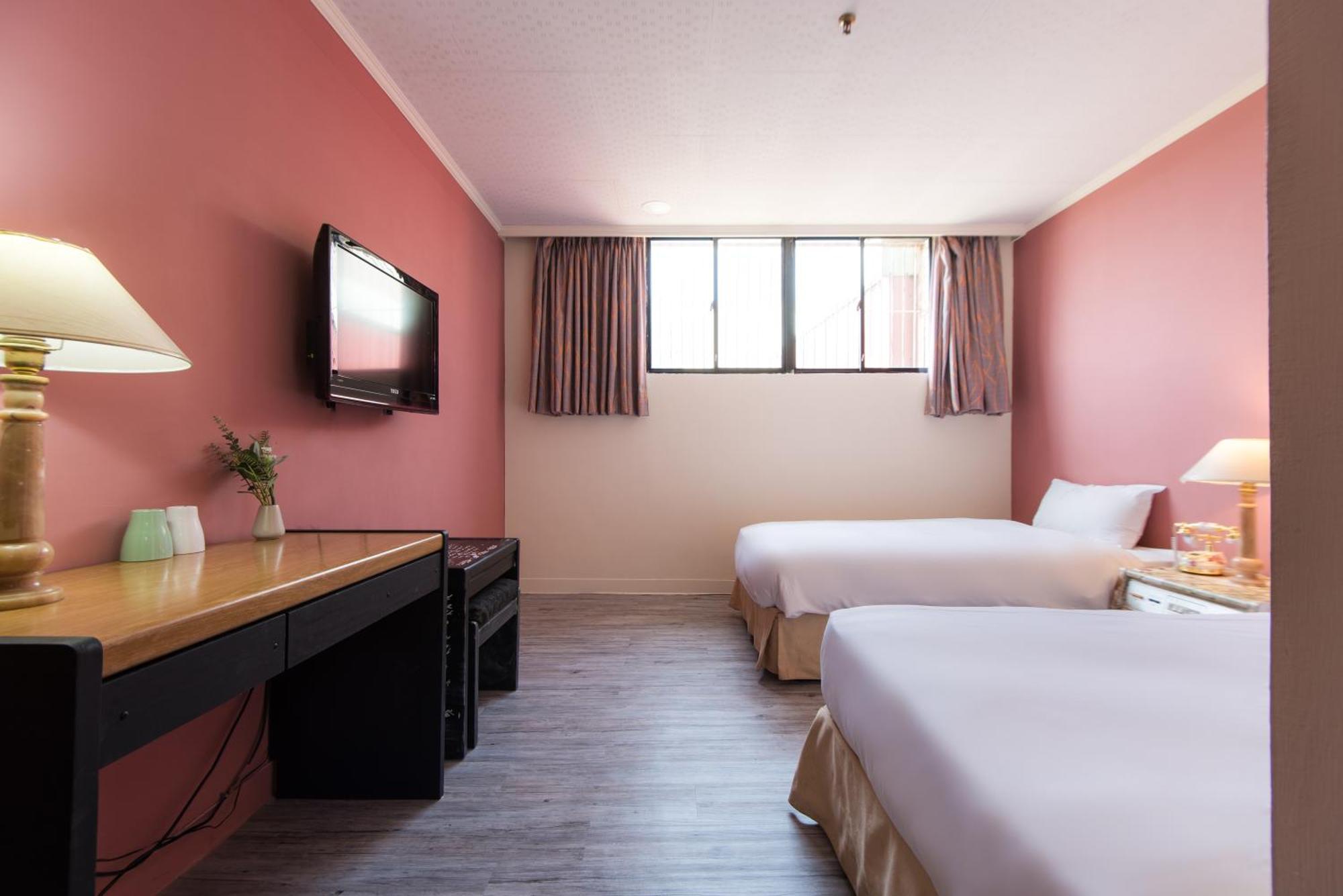 Back Home Hotel Chiayi Exterior foto