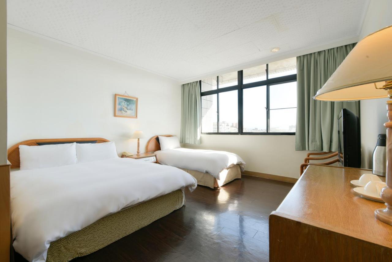 Back Home Hotel Chiayi Exterior foto
